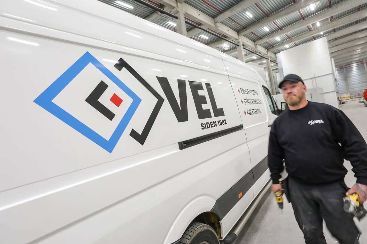 Vel Køleteknik medarbejder med speciale i klimaanlæg